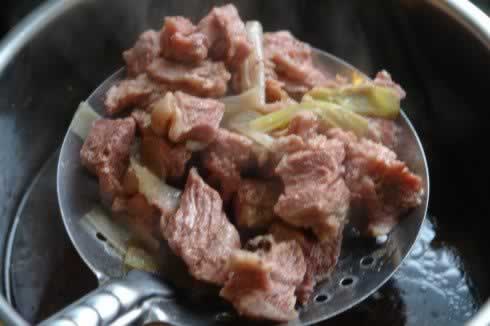 西红柿炖牛肉的做法