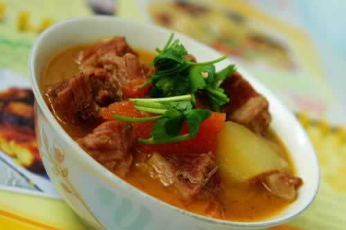 西红柿炖牛肉的做法