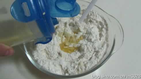 自制酥脆麻花的做法