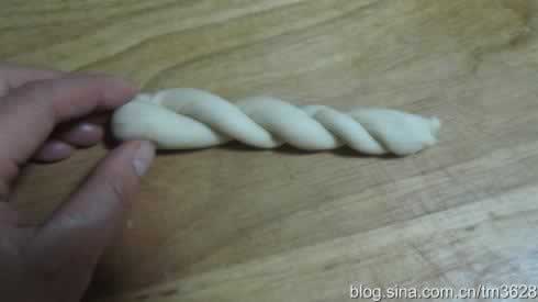 自制酥脆麻花的做法