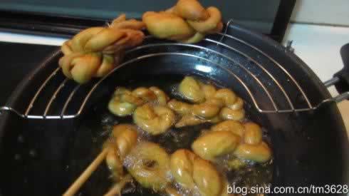 自制酥脆麻花的做法