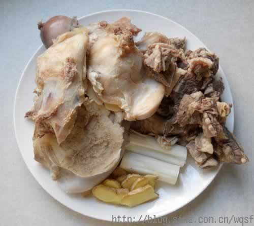 香浓牛骨汤的做法