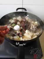 豆腐猪血熬白菜的做法