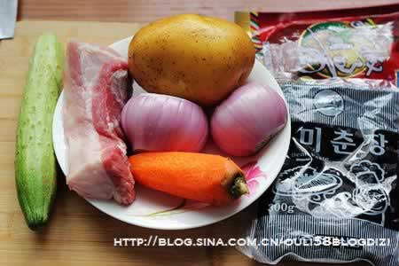 韩式炸酱面VS快手泡菜的做法