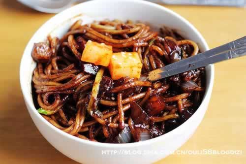 韩式炸酱面VS快手泡菜的做法