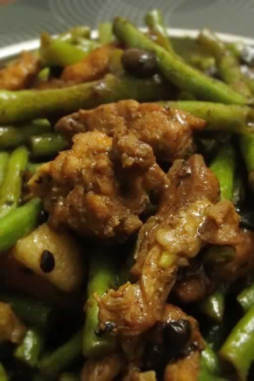 豆角焖排骨的做法