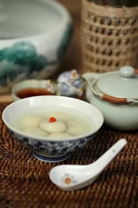 豆腐黑芝麻汤圆的做法