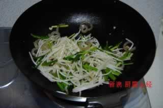 肉皮炒豆芽的做法