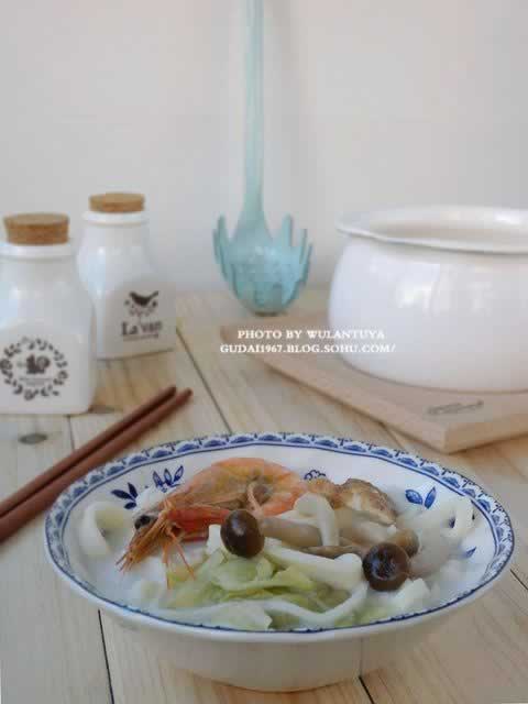 鲜奶汤汁手打面的做法