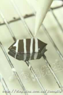 自制草莓巧克力的做法