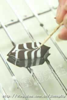 自制草莓巧克力的做法