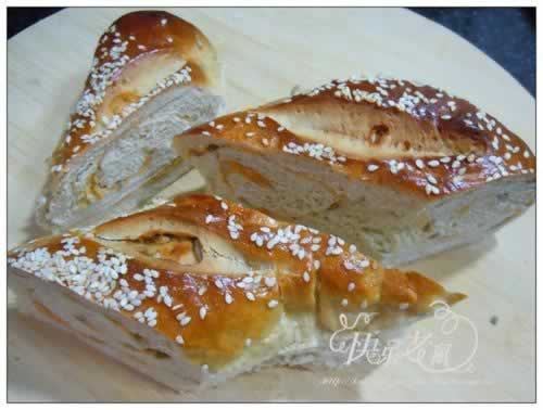 薏仁肉松面包的做法