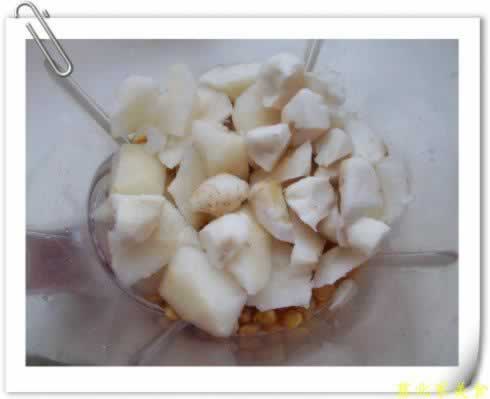 荸荠雪梨豆浆的做法