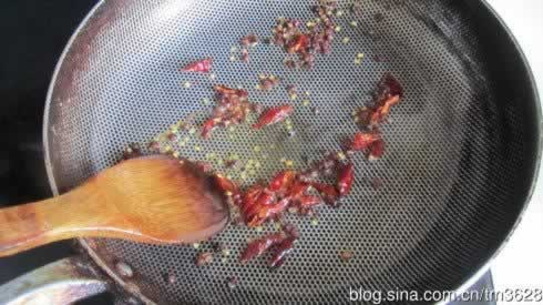 麻辣花生的做法