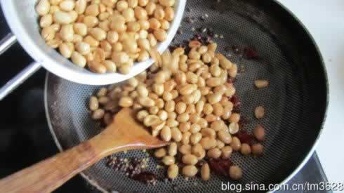 麻辣花生的做法