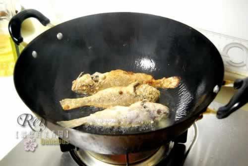酥炸小黄鱼的做法