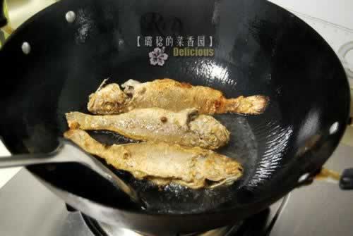 酥炸小黄鱼的做法