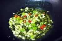 辣酸汤肥牛的做法