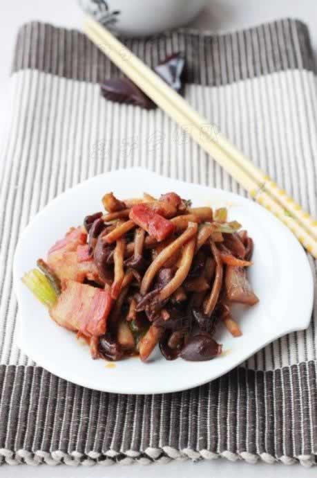 茶树菇炒咸肉的做法