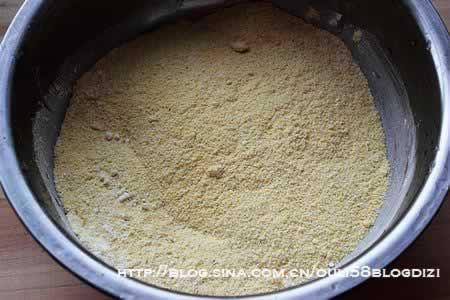 槐花菜饼子的做法