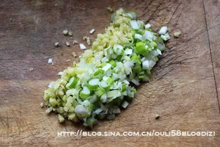 槐花菜饼子的做法