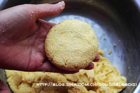 槐花菜饼子的做法