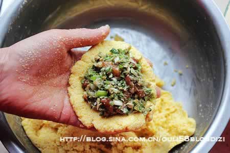 槐花菜饼子的做法