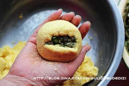 槐花菜饼子的做法