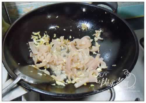 剁椒炒肉皮的做法