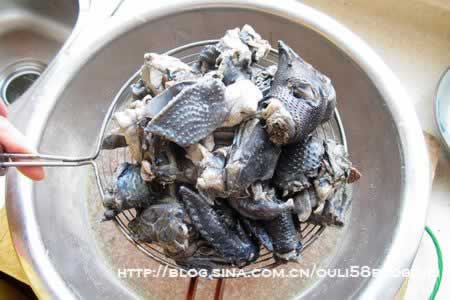 乌鸡枣杞汤的做法