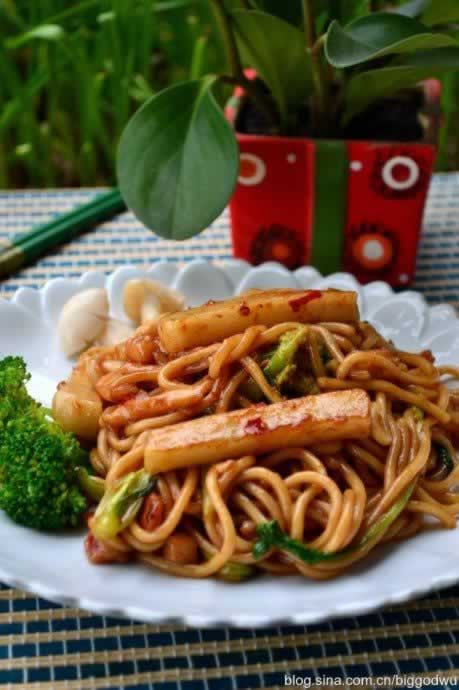 特色年糕炒面的做法