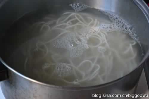 特色年糕炒面的做法