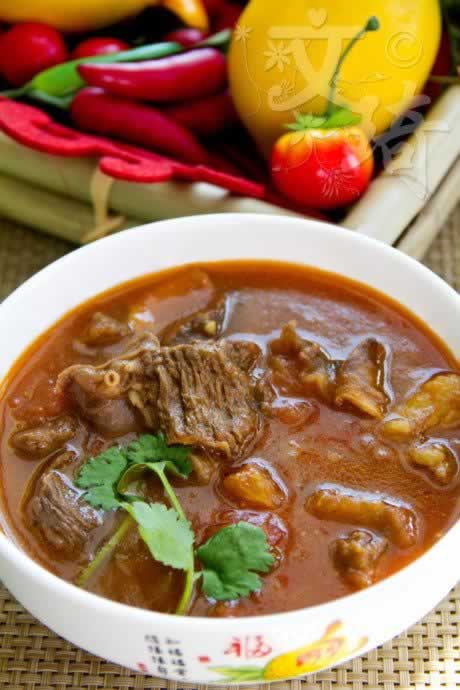 酸汤牛腩的做法
