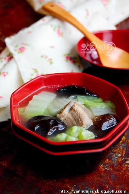 ��ľ���ײ������Źǵ�����