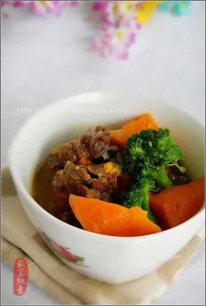 胡萝卜焖牛肉的做法