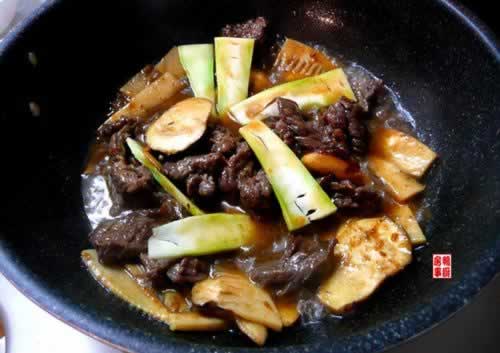 ���׳�ţ�������