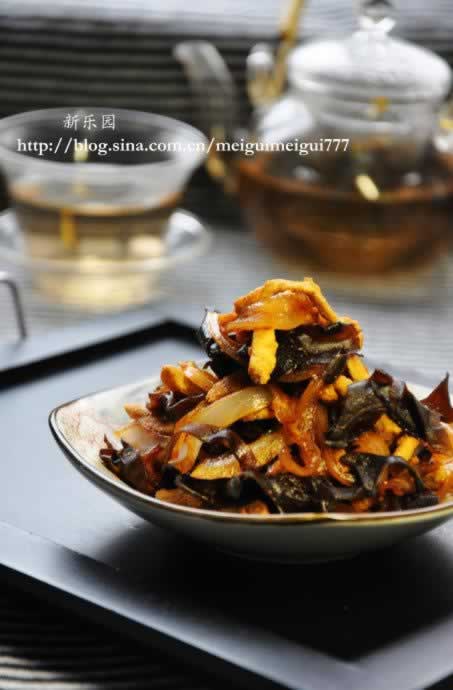 木耳洋葱炒肉丝的做法