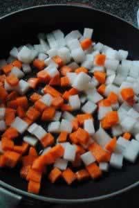 豆豉萝卜丁的做法