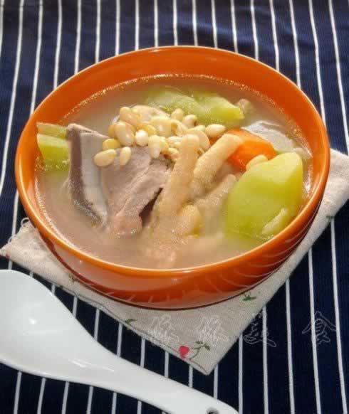 佛手瓜黄豆鸡脚汤的做法