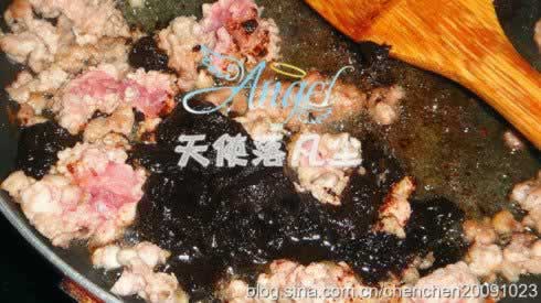 笑脸南瓜炸酱面的做法