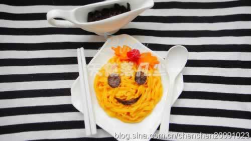 笑脸南瓜炸酱面的做法