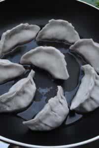 酸豆鸡肉煎饺的做法