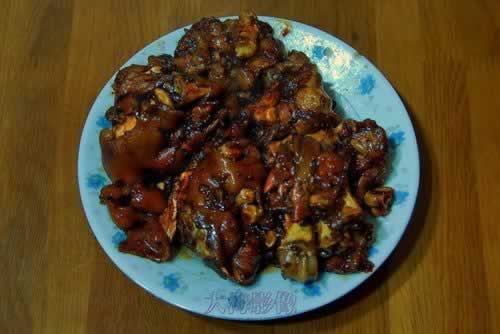 脱骨红烧猪蹄的做法