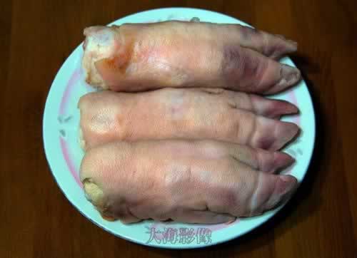 脱骨红烧猪蹄的做法