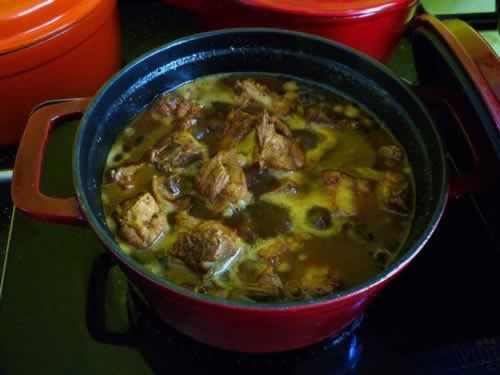 秘制黄豆炖排骨的做法