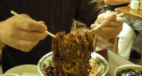 ���ӣ��Цӭ�� �Ա�����ܱߵ���ʳ