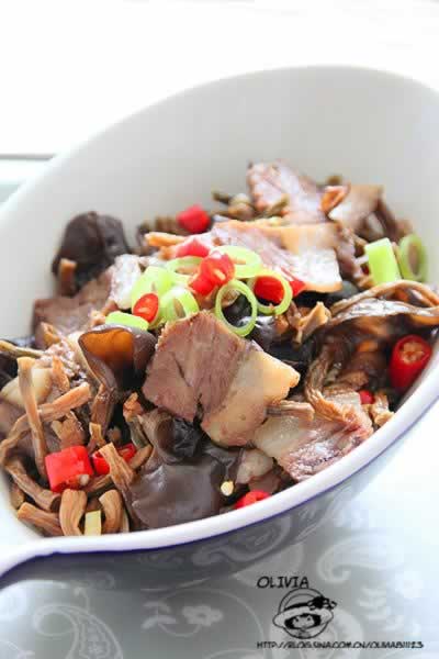 木耳干豆角炒肉的做法