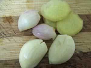 口蘑炒鸡的做法