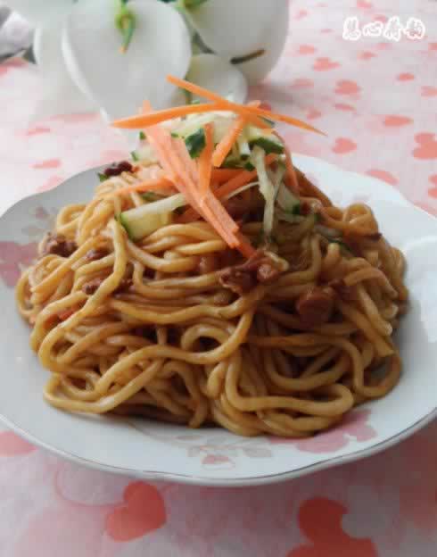 黄豆酱香凉拌面的做法