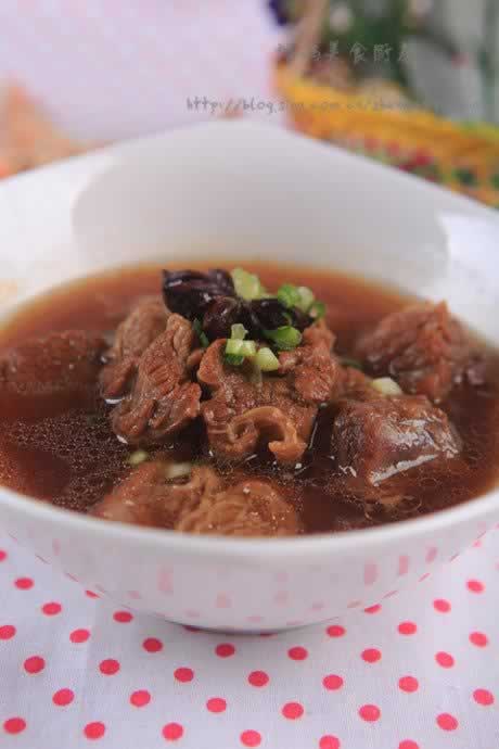 五香卤牛腩的做法